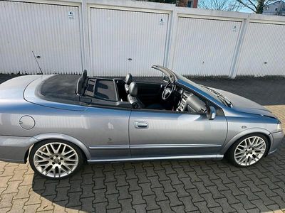 Gebraucht Opel Astra Cabriolet Dynamic 180 PS (132 kW) 2003 Silber Cabrio