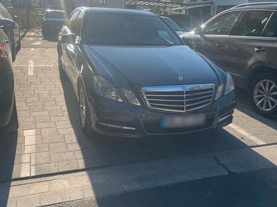 Second-hand Mercedes E220 170 CP (125 kW) 2011 Negru Berlinǎ