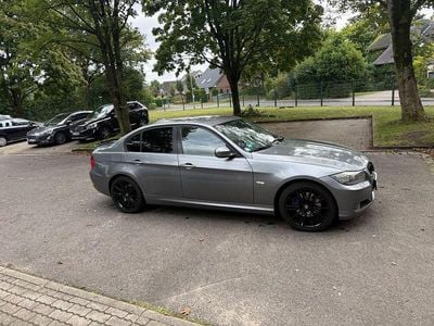 Gebraucht BMW 320 Lifestyle 184 PS (135 kW) 2011 Grau Limousine