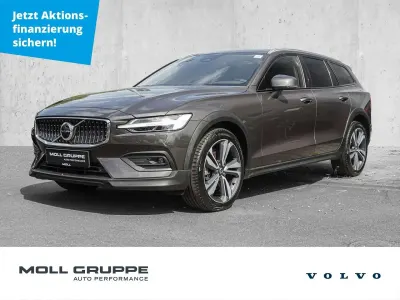 Gebraucht Volvo V60 CC Plus 197 PS (144 kW) 2024 Grau Kombi