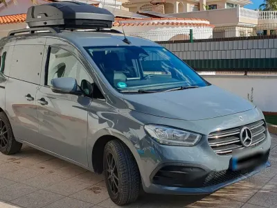 Używany Mercedes T180 116 KM (85 kW) 2022 Szary Minivan