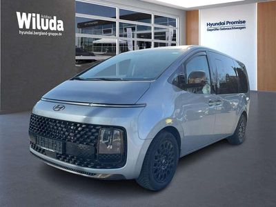 Gebraucht Hyundai Staria Signature 177 PS (130 kW) 2024 Shimmering silver (silber) Van / Kleinbus