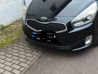 Gebraucht Kia Carens FIFA World Cup Edition 136 PS (100 kW) 2014 Schwarz Van / Kleinbus