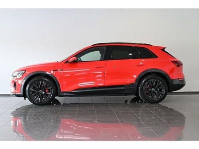 Gebraucht Audi Q8 e-tron S-Line 300 kW (408 PS) 2023 Rot soneirarot metallic (metallic) SUV