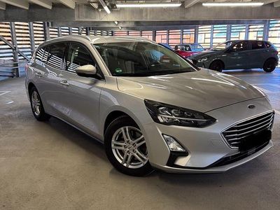 Używany Ford Focus 120 KM (88 kW) 2020 Srebrny Kombi