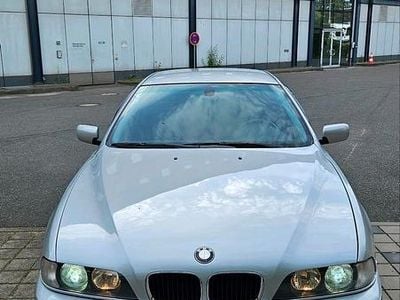 BMW 528