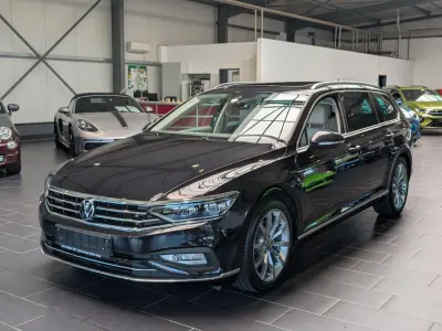 Gebraucht VW Passat Elegance 200 PS (147 kW) 2022 Schwarz Kombi