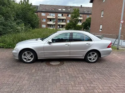 Gebraucht Mercedes C180 Avantgarde 129 PS (94 kW) 2001 Silber Limousine