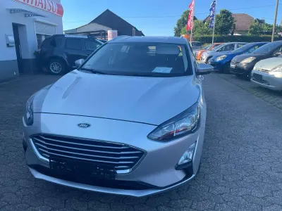 Gebraucht Ford Focus Cool & Connect 120 PS (88 kW) 2020 Polarsilber metallic Kombi