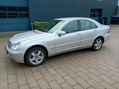 Gebraucht Mercedes C270 Elegance 172 PS (126 kW) 2003 Silber Limousine