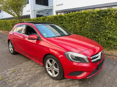 Gebraucht Mercedes A200 136 PS (100 kW) 2013 Rot Kleinwagen