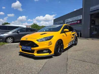 Gebraucht Ford Focus ST 250 PS (183 kW) 2016 Gelb Limousine