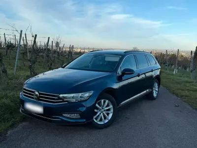 Gebraucht VW Passat 150 PS (110 kW) 2020 Blau Kombi