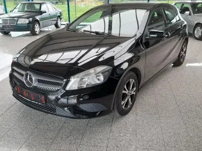 Gebraucht Mercedes A180 122 PS (89 kW) 2014 Nachtschwarz Kleinwagen