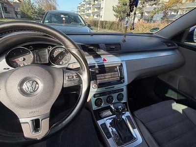 Usata VW Passat 170 CV (125 kW) 2009 Blu Station wagon