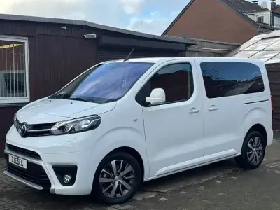 Gebraucht Toyota Proace Team 120 PS (88 kW) 2020 Weiß Van / Kleinbus