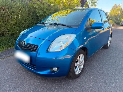 Gebraucht Toyota Yaris 69 PS (50 kW) 2009 Blau Kleinwagen