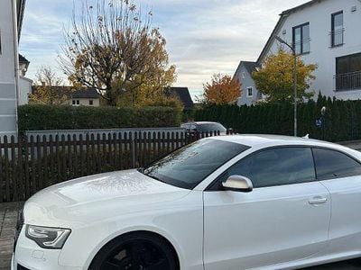 Weiß Gebraucht 2012 Audi RS5 Sport Coupé | 29.800 € (Etwas zu teuer)