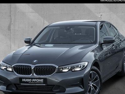 Grau Gebraucht 2021 BMW 318 Advantage Limousine | 25.790 € (Fairer Preis)