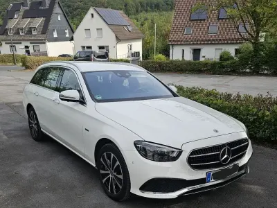 Gebraucht Mercedes E300 306 PS (225 kW) 2020 Weiß Limousine
