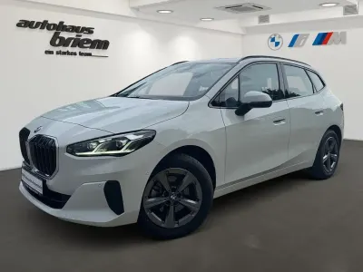 Gebraucht BMW 220 Active Tourer 170 PS (125 kW) 2025 Weiß Van / Kleinbus