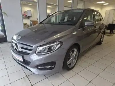 Gebraucht Mercedes B200 Style 156 PS (114 kW) 2018 Grau Kleinwagen