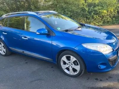 Gebraucht Renault Mégane GrandTour 131 PS (96 kW) 2010 Blau Kombi