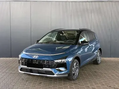 Neu Hyundai Bayon Comfort 79 PS (58 kW) 2025 Vibrant blue / dach schwarz SUV