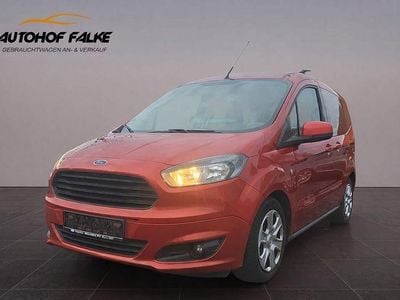 Gebraucht Ford Tourneo Courier Trend 95 PS (69 kW) 2017 Rot Van / Kleinbus