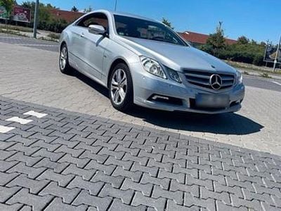 Gebraucht Mercedes E350 231 PS (169 kW) 2010 Silber Coupé
