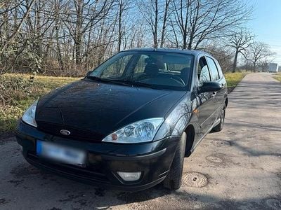 Schwarz Gebraucht 2000 Ford Focus Kleinwagen | 399 € (Guter Preis)