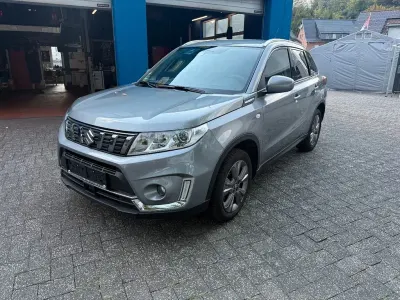 Gebraucht Suzuki Vitara 140 PS (102 kW) 2019 Grau SUV