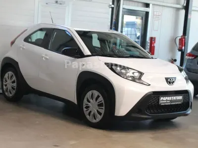 Gebraucht Toyota Aygo X X-play 72 PS (52 kW) 2024 Weiß SUV