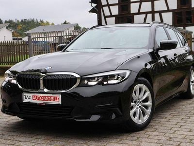 Schwarz ii/bonnet fluid black Gebraucht 2020 BMW 318 Advantage Kombi | 19.980 € (Fairer Preis)