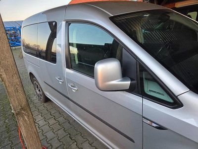 Gebraucht VW Caddy Maxi 102 PS (75 kW) 2019 Silber Van / Kleinbus