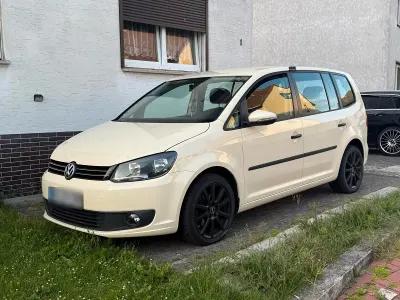 Gebraucht VW Touran 140 PS (102 kW) 2013 Gelb Van / Kleinbus