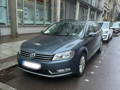 Gebraucht VW Passat 140 PS (102 kW) 2012 Grau Kombi