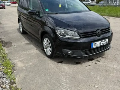 Gebraucht VW Touran 105 PS (77 kW) 2011 Schwarz Van / Kleinbus