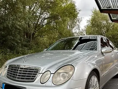 Gebraucht Mercedes E320 224 PS (164 kW) 2005 Silber Limousine