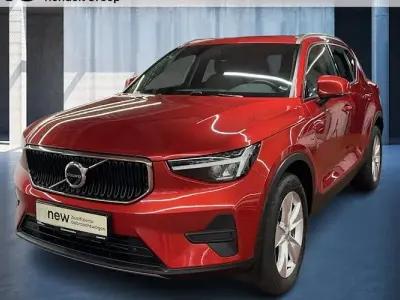 Gebraucht Volvo XC40 Core 130 PS (95 kW) 2024 Fusion red SUV