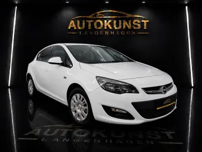 Gebraucht Opel Astra Selection 116 PS (85 kW) 2015 Weiß Limousine