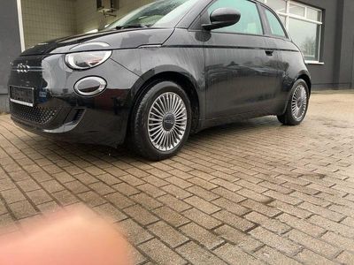 Gebraucht Fiat 500e 86 kW (118 PS) 2023 Schwarz Limousine