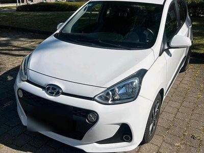 Gebraucht Hyundai i10 87 PS (63 kW) 2017 Weiß Kleinwagen