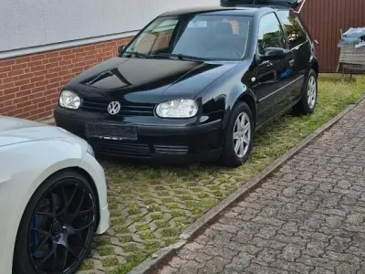 Gebraucht VW Golf 75 PS (55 kW) 2026 Schwarz Coupé