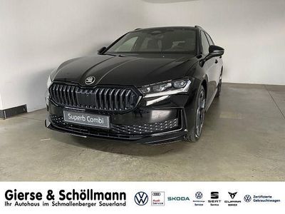 Grau Neu 2025 Skoda Superb SportLine Kombi | 63.150 €