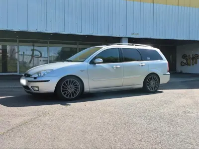 Gebraucht Ford Focus 115 PS (84 kW) 2002 Grau Kombi