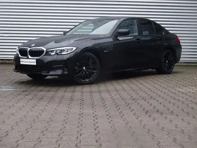 Usata BMW 320e Advantage 204 CV (150 kW) 2022 Nero Berlina