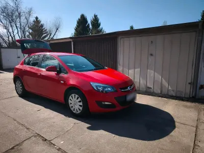 Gebraucht Opel Astra 116 PS (85 kW) 2015 Rot Limousine