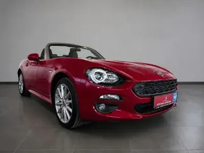 Gebraucht Fiat 124 Spider Lusso 140 PS (102 kW) 2018 Colore esterno (red (solid)) Cabrio