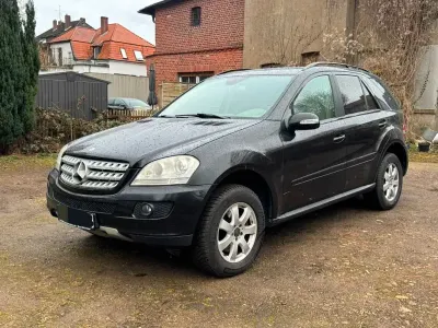 Gebraucht Mercedes ML280 190 PS (139 kW) 2007 Schwarz SUV